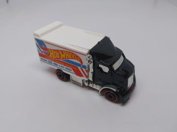 Hot Wheels Hiway Hauler 2 de 2023 - photo numéro 3