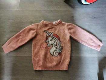 Pull licorne bouloché 3 ans
