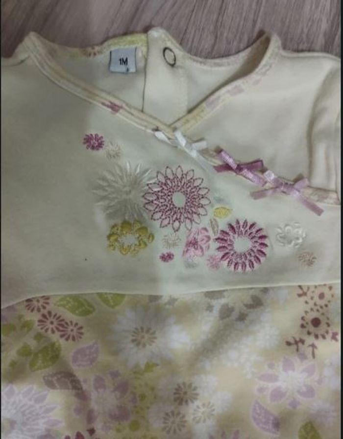 Lot de vêtements Fille taille 1 mois - photo numéro 3