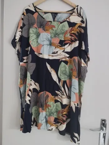Robe Shein Curve + taille 60/62(US28-30)