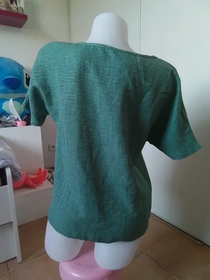 Tee shirt vert ample motif fleur - photo numéro 5