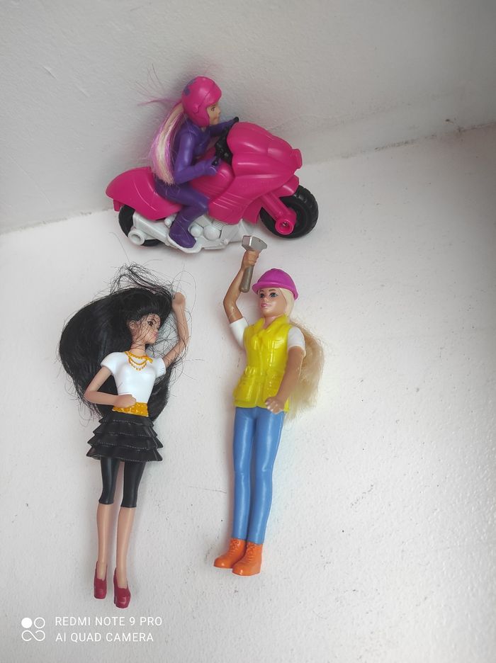 Lot figurines Barbie - photo numéro 2