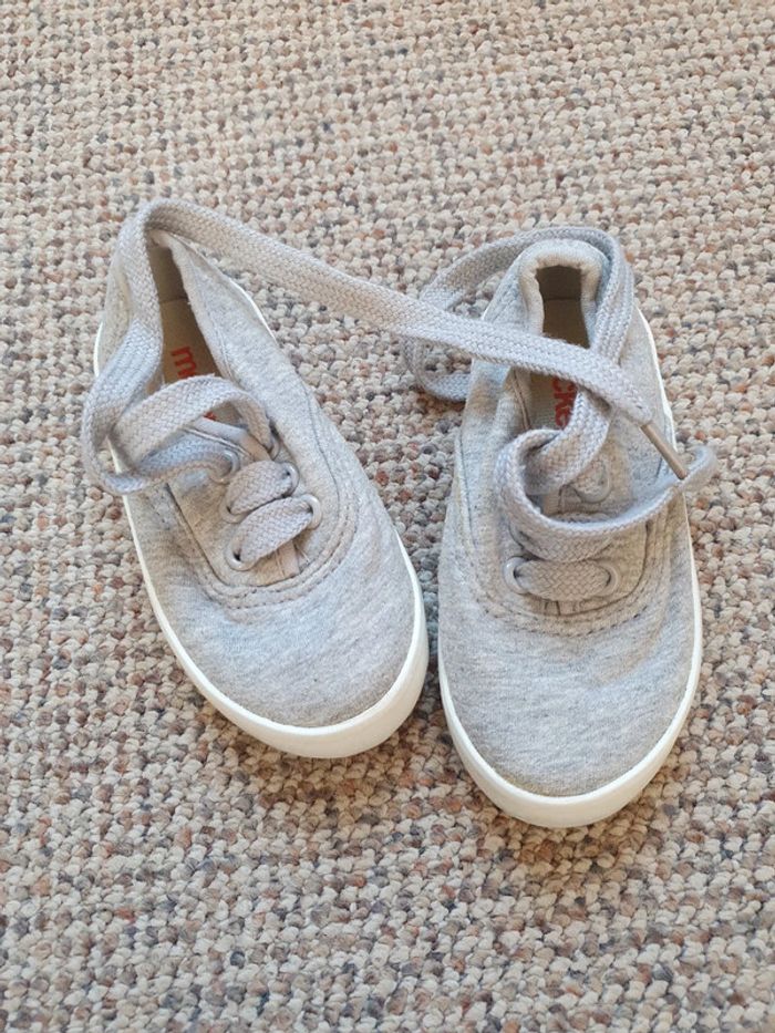 Baskets toile très bon état 20