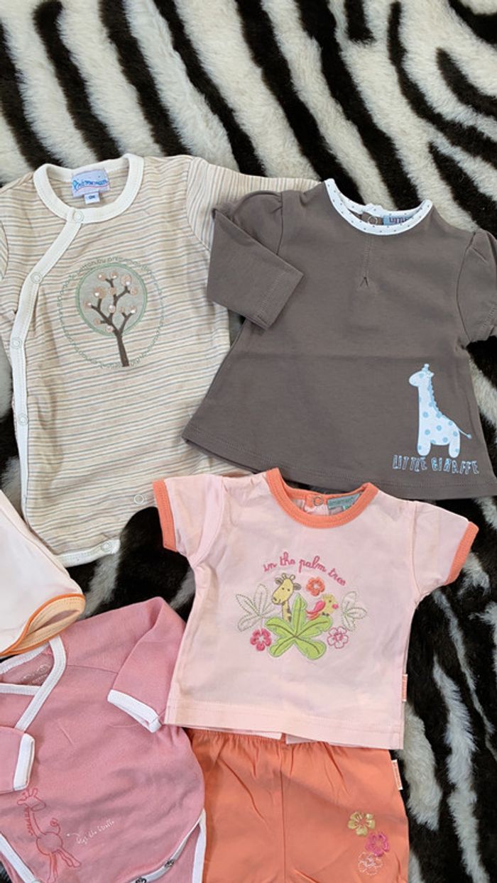 Lot vêtements 0 mois - photo numéro 3