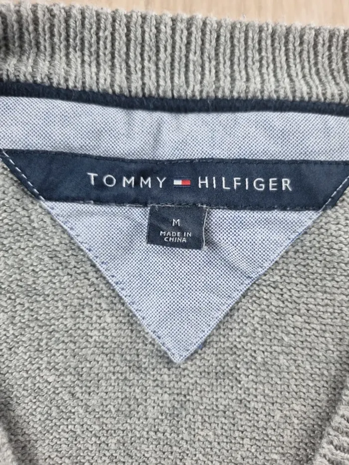 Pull à col V gris Tommy Hilfiger Homme Taille M - photo numéro 2