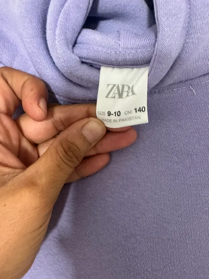 Sweat à capuche Zara – Taille 140 (10 ans) - photo numéro 4