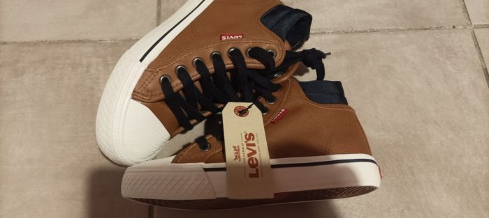 Chaussure Levi's taille 31 garçon neuve - photo numéro 6