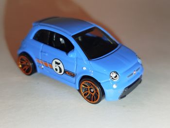 Hot Wheels Fiat 500e 2024