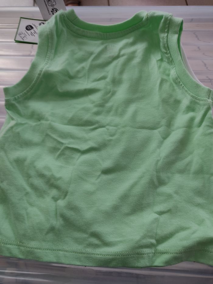 Lot 2 t-shirt sans manche 6 mois - photo numéro 3