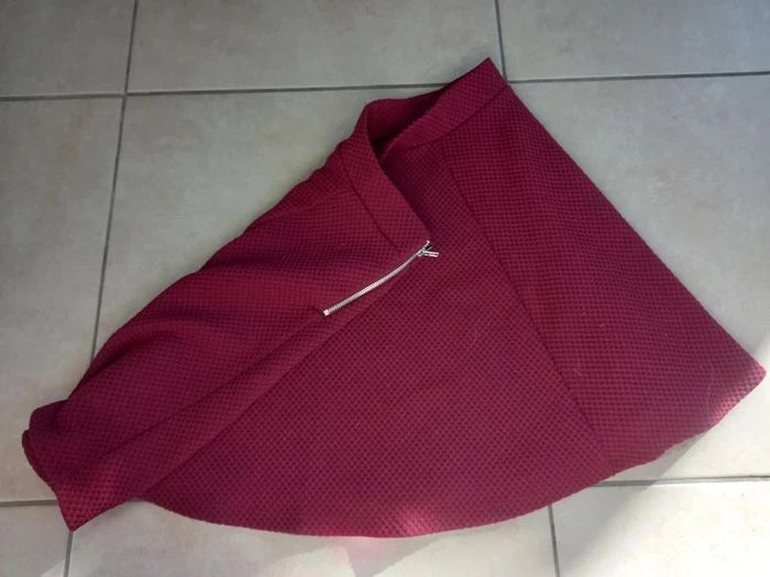 Jupe rouge H&M taille M - photo numéro 2