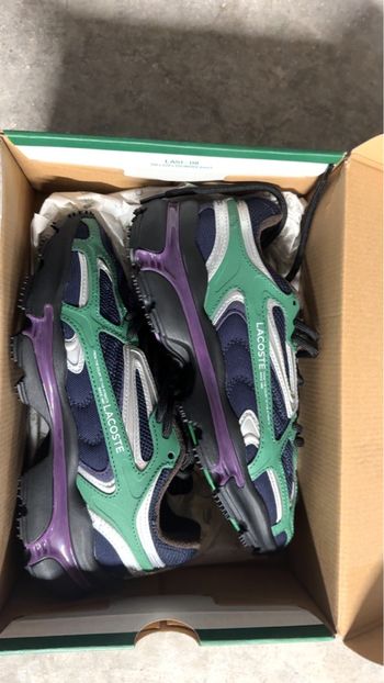 Basket Lacoste taille 37,5 neuf jamais