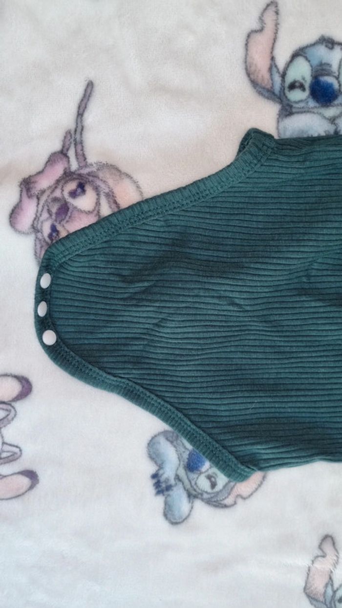 Body manche courte 0/3 mois en très bon état - photo numéro 9