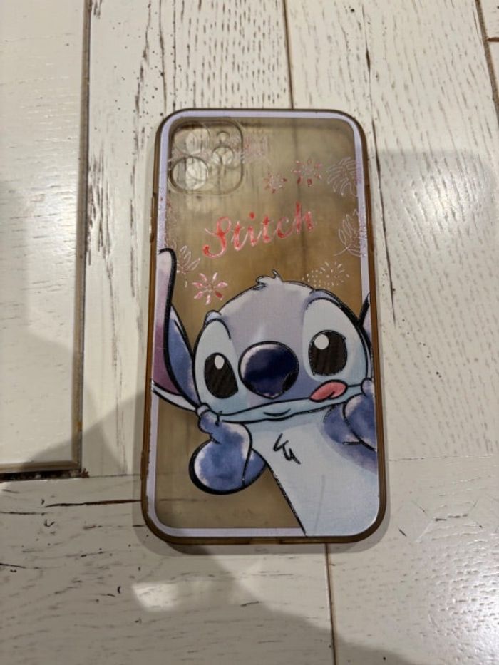 Coque Stitch iPhone 11