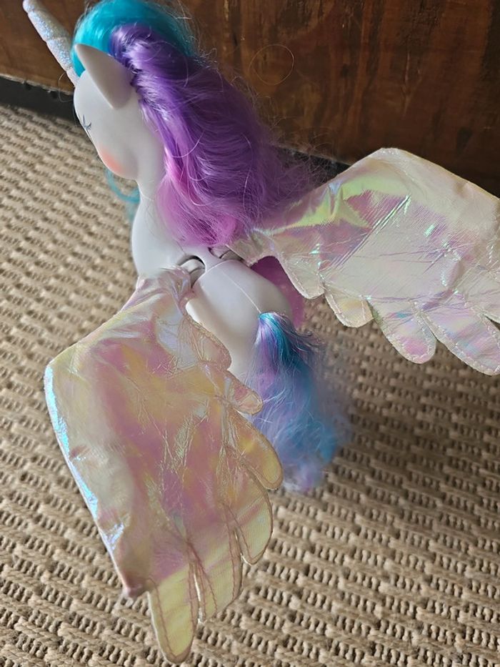 My little pony sonore et lumineux Queen chrysalis et princesse celestia - photo numéro 11