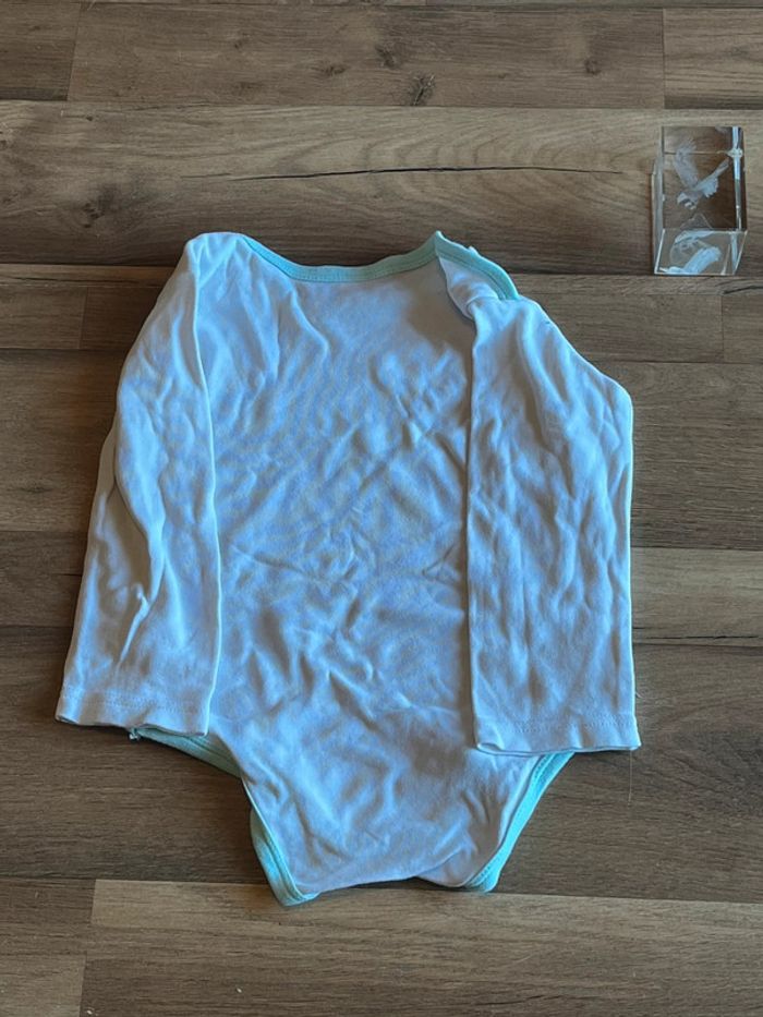 Je vend un débardeur mixte taille 3/4 ans 98 cm à 104 cm très bon état - photo numéro 3