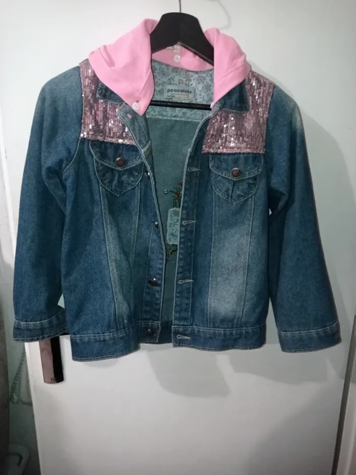 Veste en jeans bleu avec dessins au dos - photo numéro 2