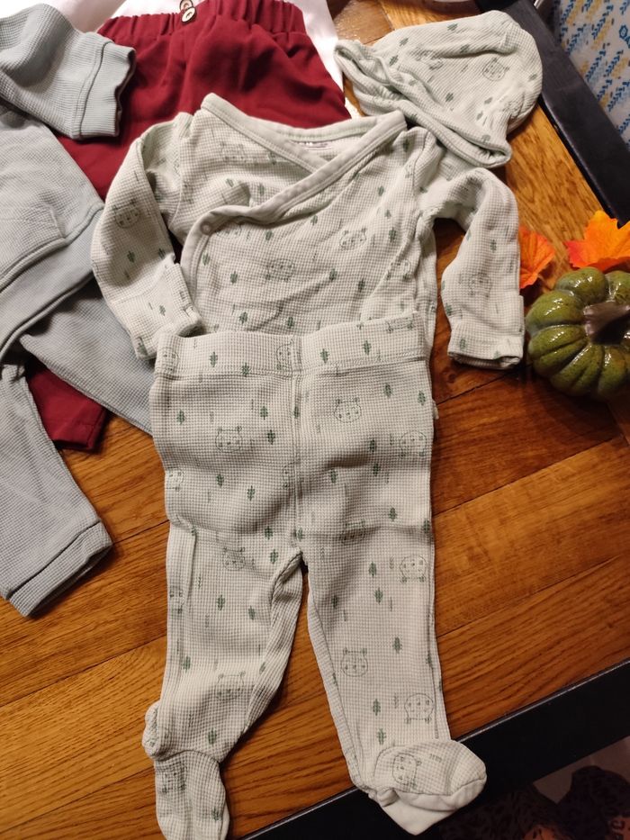 Lot vêtements bébé garçon 6 moii - photo numéro 3
