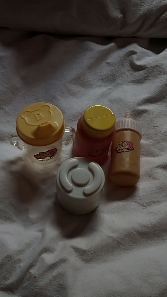 Poupon fille avec 2 tenues - photo numéro 3