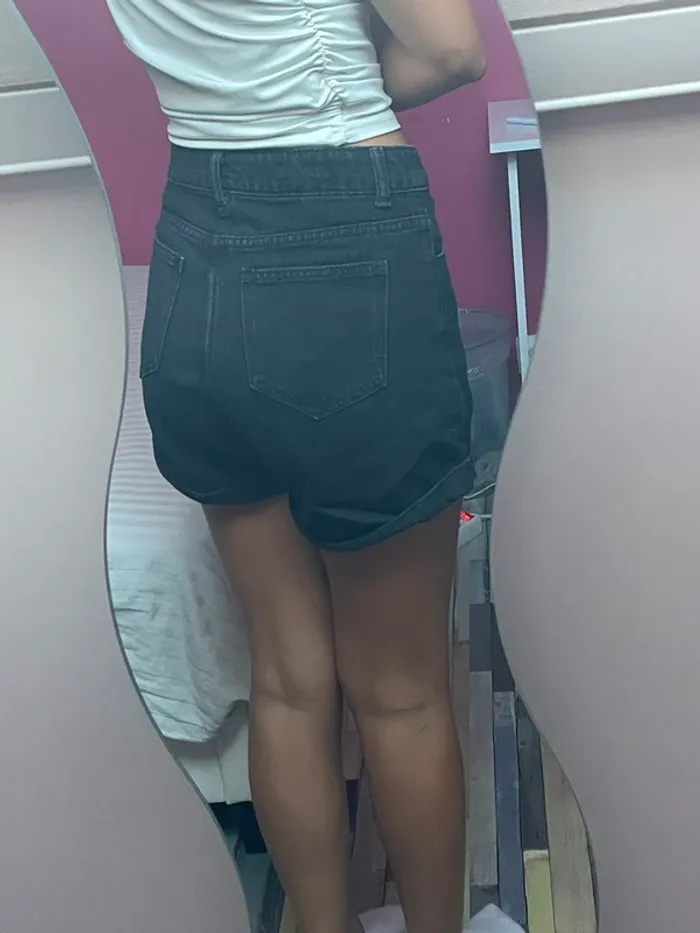 Short en jean noir - photo numéro 6