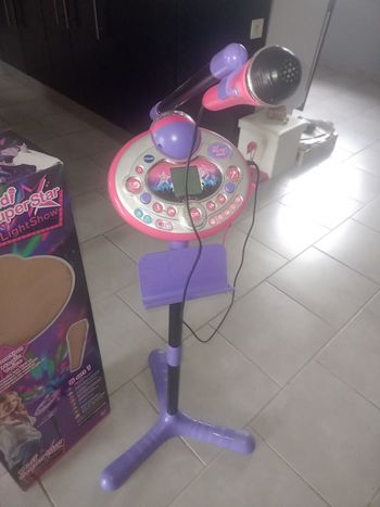 Micro Kidi superstar