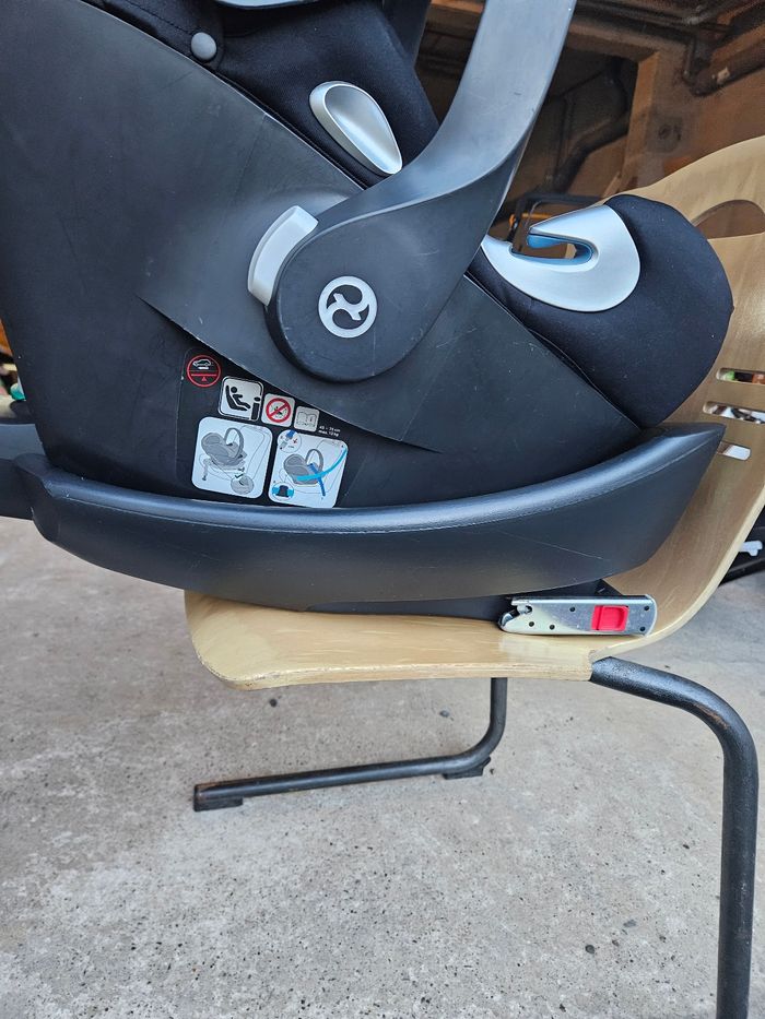 Lot  cosy et Base Q a-t-on I  Size Cybex - photo numéro 2