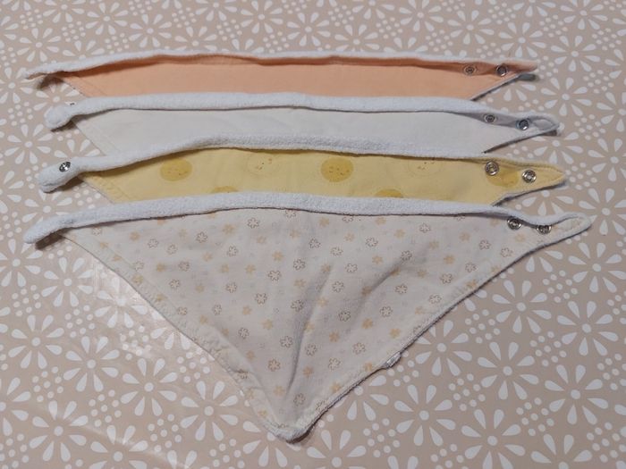 Lot de 4 bavettes