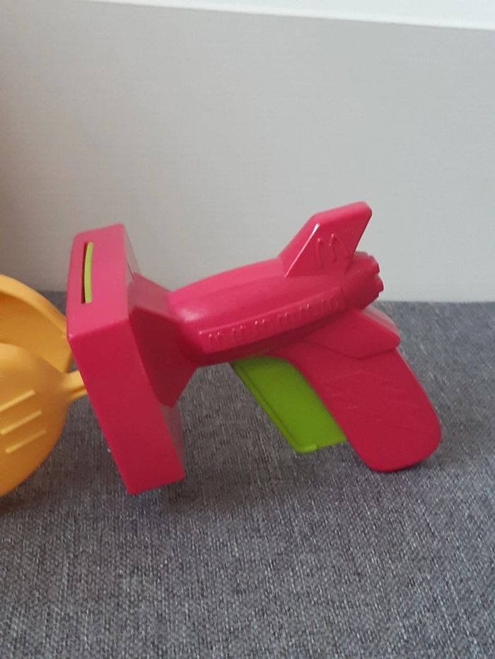 Jouet McDonald's 1993 tape mains 👏 - photo numéro 3