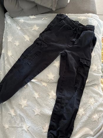Cargo noir avec poches