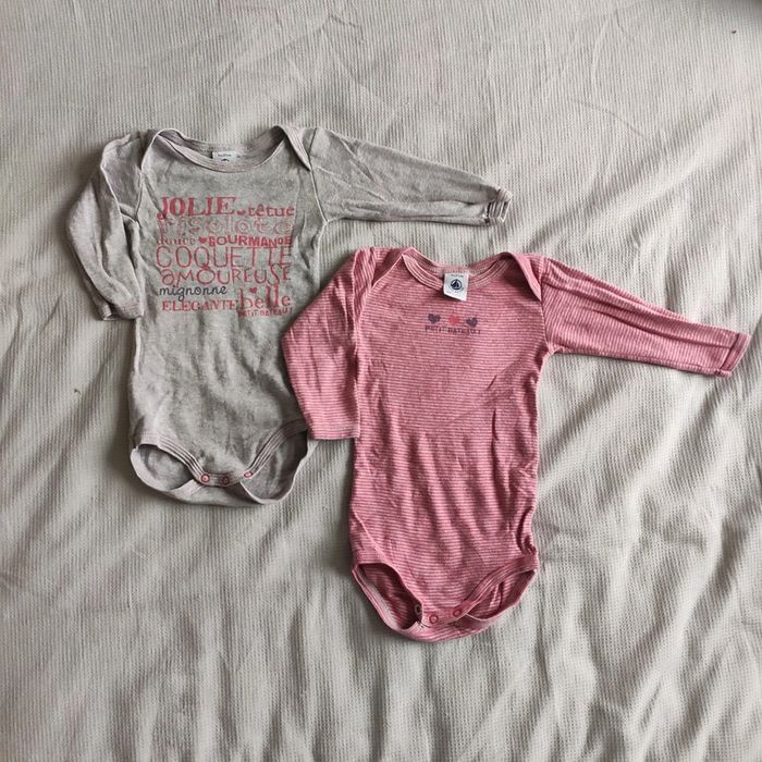 Lot 2 bodies Petit Bateau 6 mois