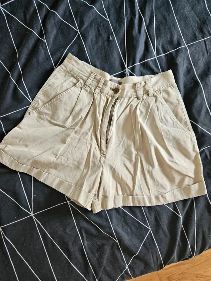 Short beige taille haute vintage Naf Naf taille 36 / S - photo numéro 3