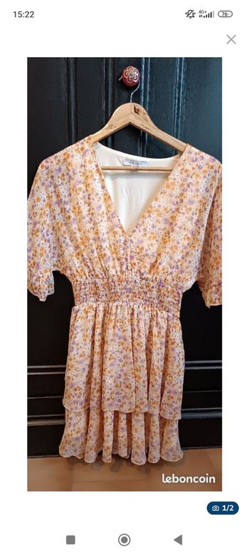 Vend robe à fleurs jaunes