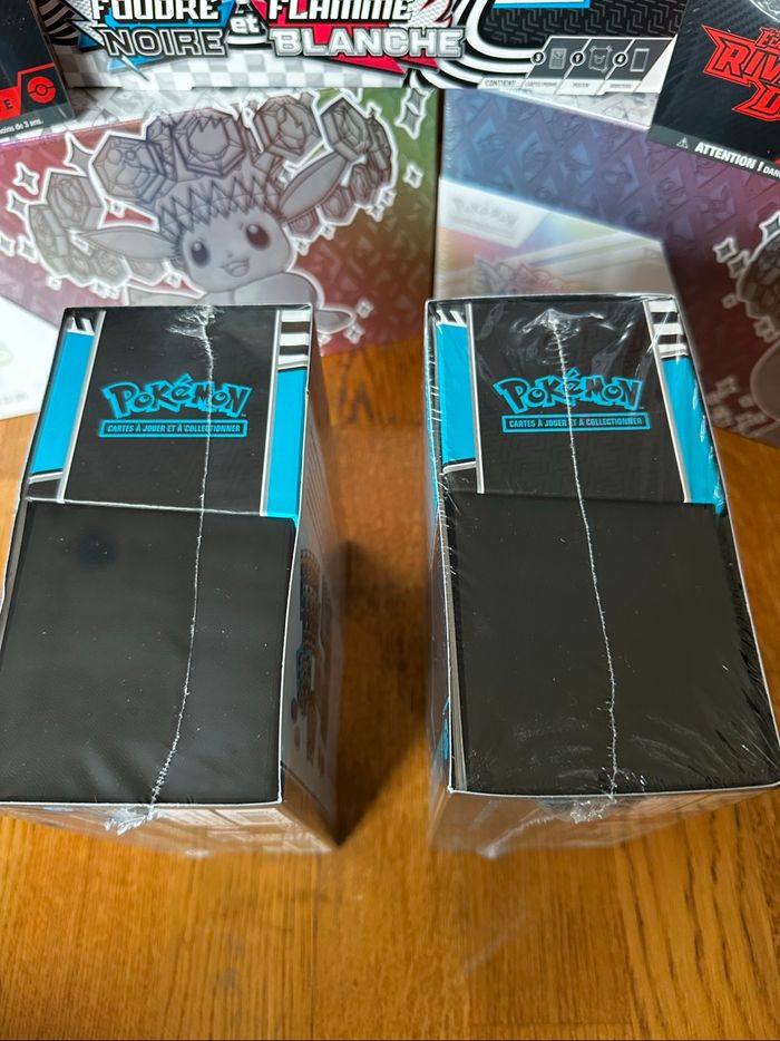 Pokémon ETB foudre noire - photo numéro 6