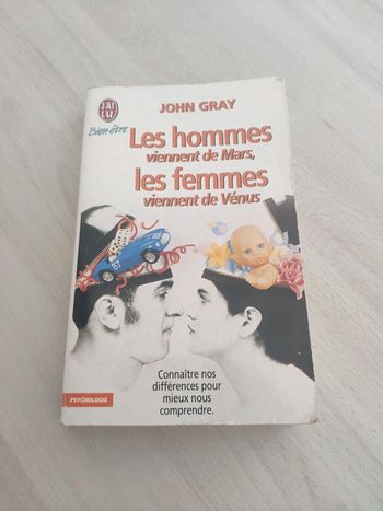 Livre poche les hommes viennent de mars les femmes de Vénus Gray