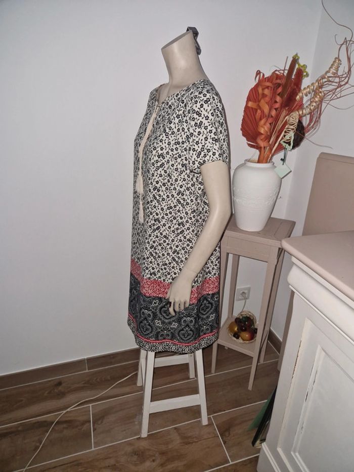 👗 Robe droite - photo numéro 4