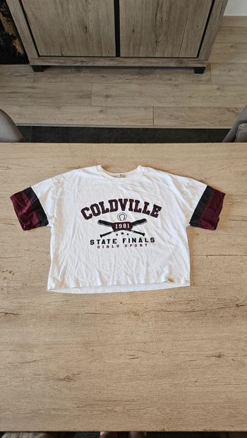 Croc top large, à manches courtes, blanc avec inscription mauve, Pull & Bear, S/26