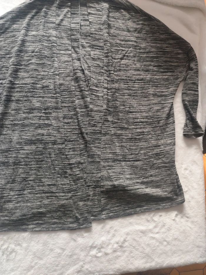 Gilet femme sans bouton sans fermeture marque Kiabi taille L 42/44 - photo numéro 4