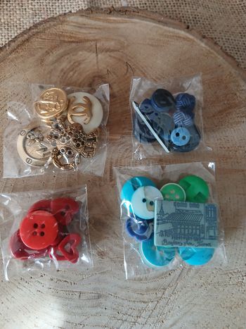 Lot de 4 sachets de boutons