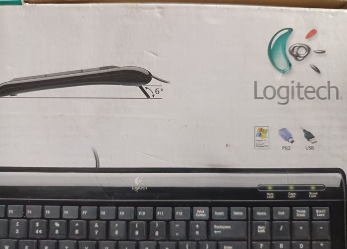 Clavier Suisse 105 Touches de bureau filaire USB-PS/2 Logitech QWERTY Extra Plat - photo numéro 5