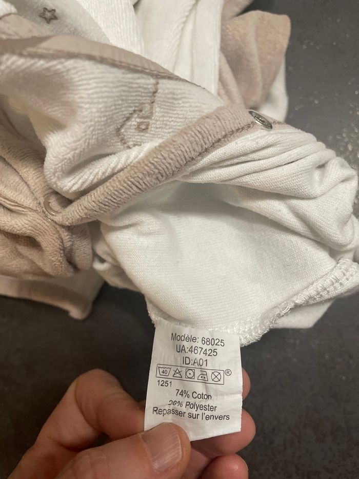 2 pyjamas velours 9 mois - photo numéro 5