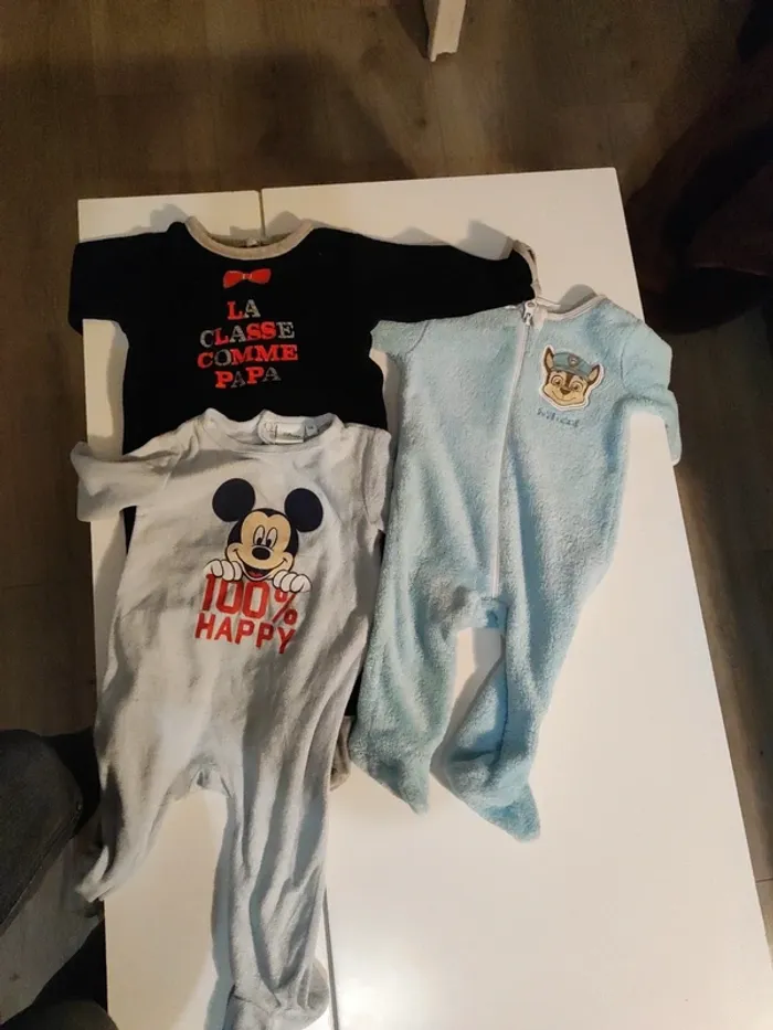 Lot trois pyjamas 9mois - photo numéro 3