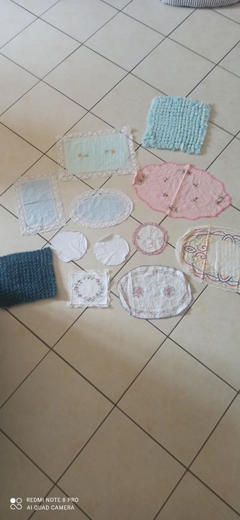 Lot de 12 napperons en tissus