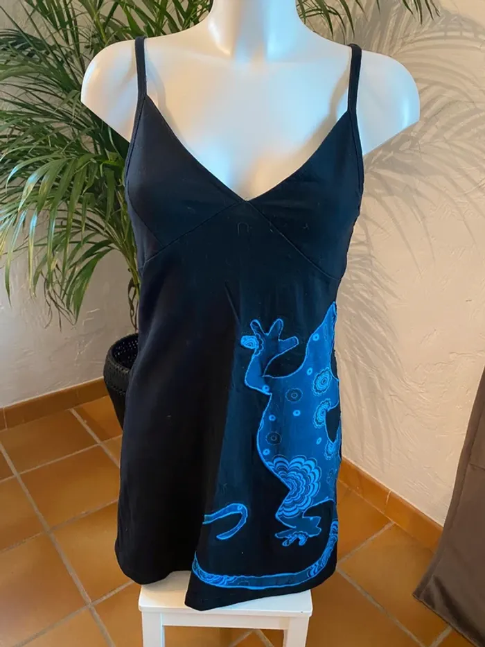 Robe noir et bleu salamandre