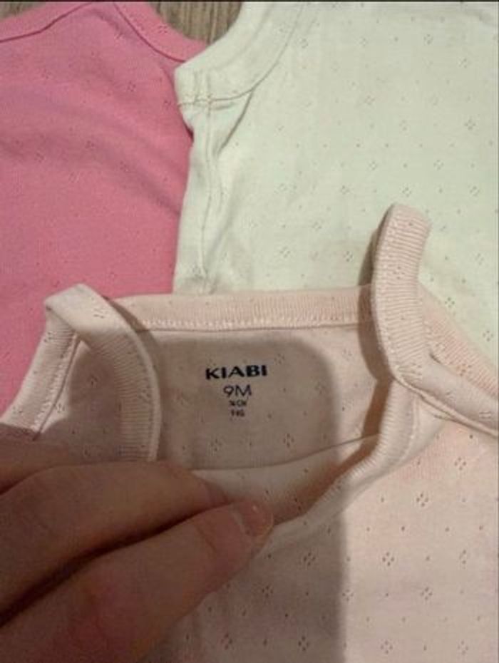 lot de 3 bodies réservé pour LÉA