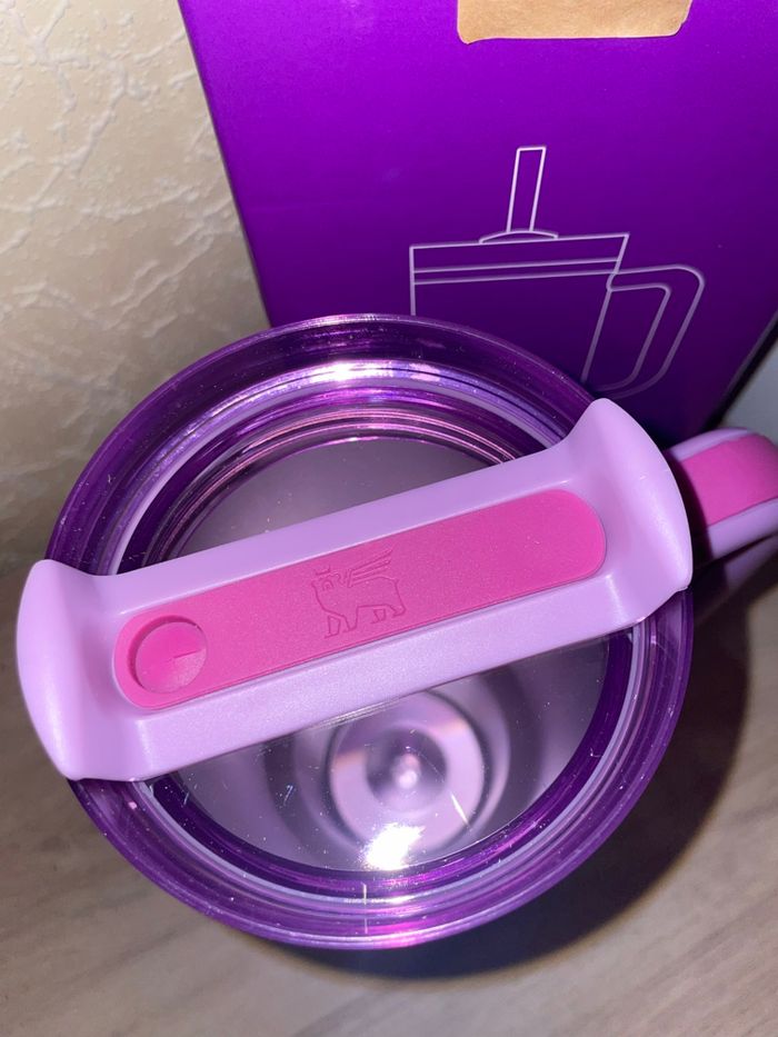 Gourde Stanley x Olivia Rodrigo - photo numéro 3