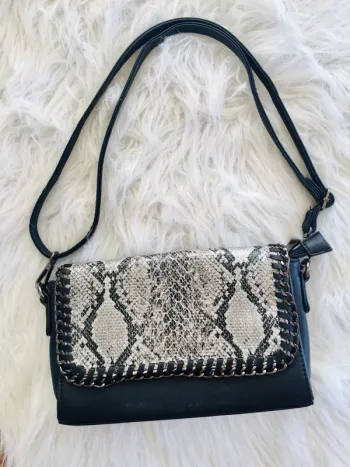 Petit sac noir motif python, vintage