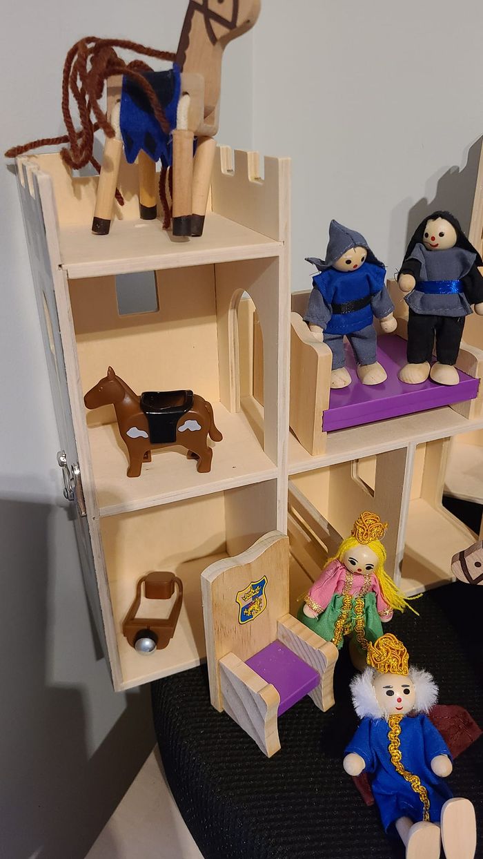 château fort playtive junior avec personnages - photo numéro 8