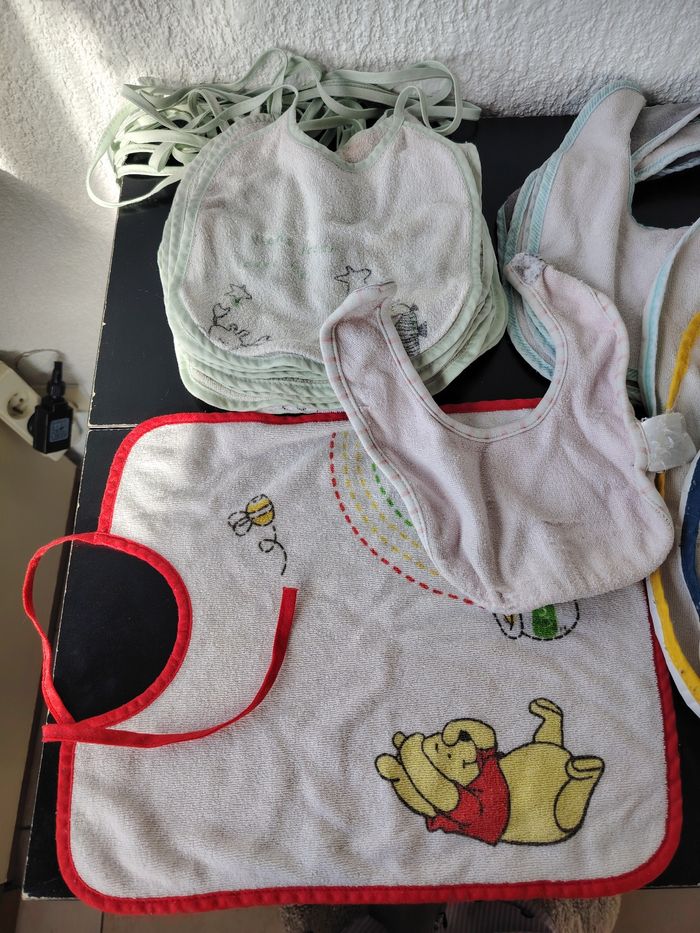28 bavoirs et 1 bavoir manches longues - photo numéro 2