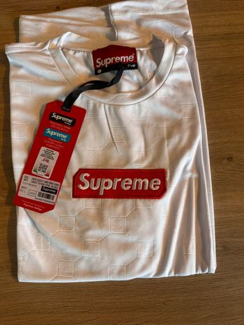 t-shirt manches courtes homme SUPREMe taille L neuf sous blister avec étiquettes