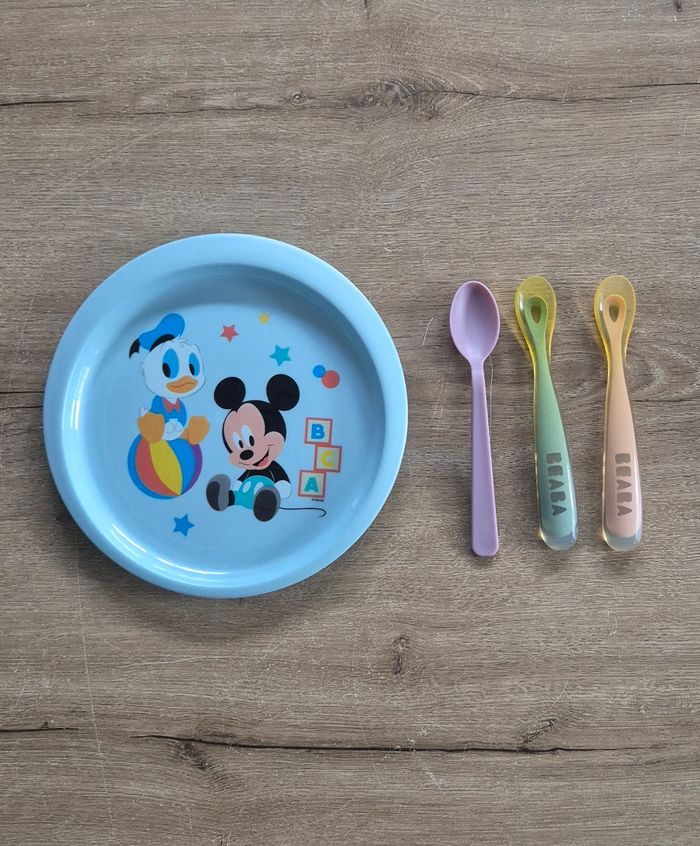 Lot cuillères et assiette Disney