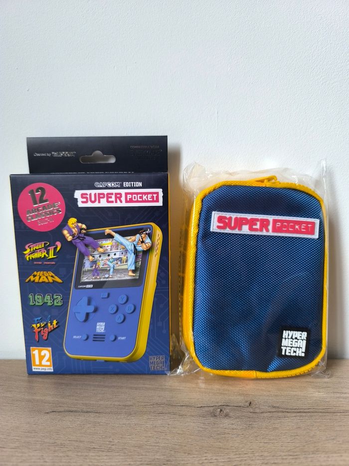 Capcom Super Pocket + Etui